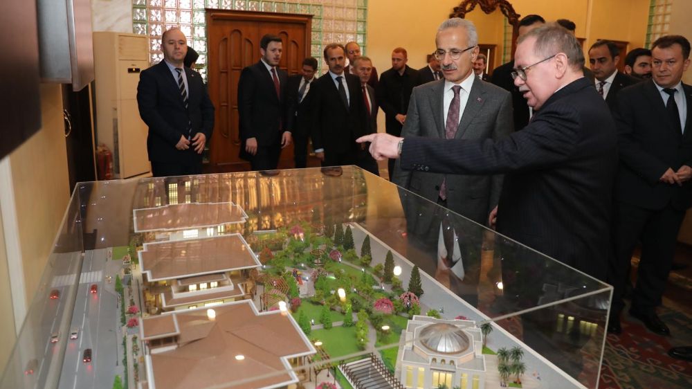 Ulaştırma Bakanı Uraloğlu Samsun Büyükşehir Belediyesi'ni Ziyaret Etti