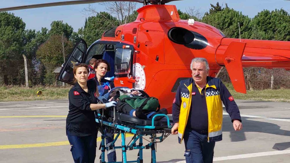 Acil Durumda Samsun'a Helikopterle Sevk Edilen Yaşlı Adam Tedavi Altına Alındı"