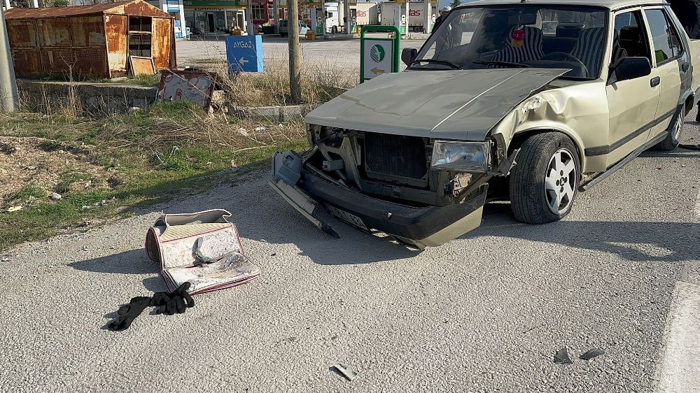 "Afyonkarahisar'da Motosiklet ve Otomobil Çarpışması: Yaralılar Var - Haberler