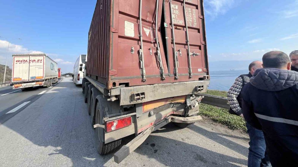 Ankara İstikametinde Zincirleme Kaza: TEM Otoyolu'nda Uzun Trafik Kuyrukları Oluştu