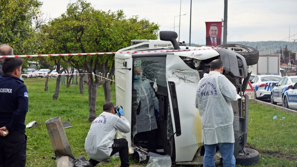 Antalya'da feci kaza: 1 ölü 1 yaralı