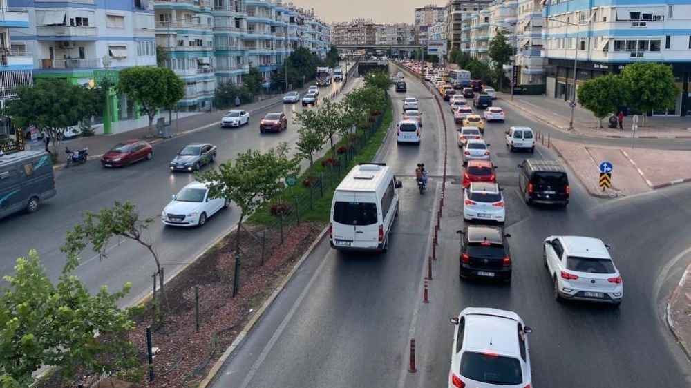 Antalya'da Trafiğe Kayıtlı Taşıt Sayısı 1 Milyon 466 Bin 17'ye Ulaştı - Haberler