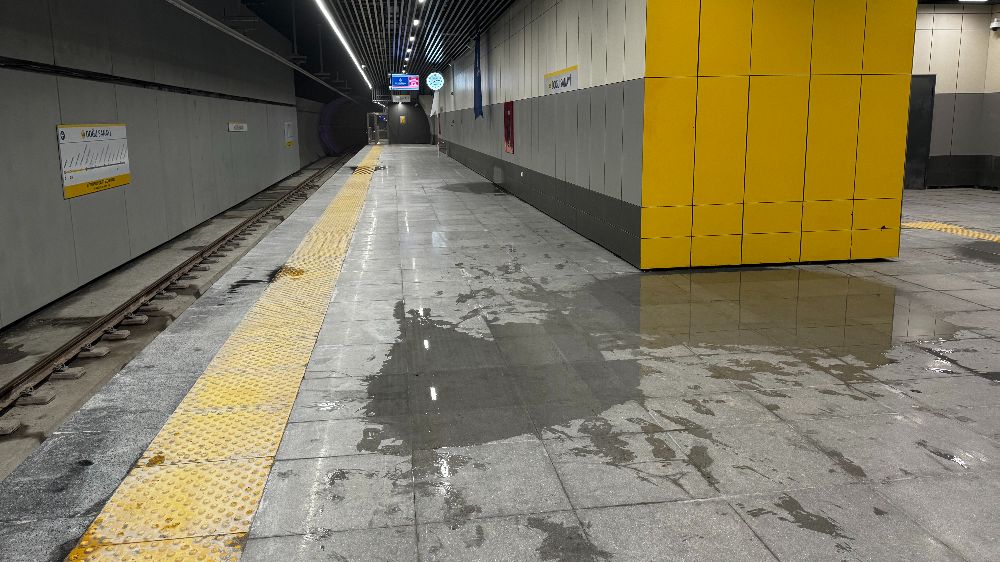 Ataköy Olimpiyat Metro Hattı'nda Skandal Durum: Tavandan Lağım Suları Akıyor, Asansörler Çalışmıyor! - Haberler