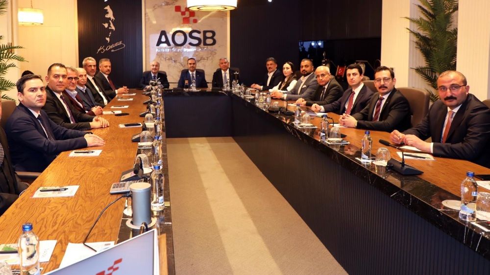 Bakan Kacır, OSB ziyaretinde, Adana'ya övgü dolu sözler söyledi
