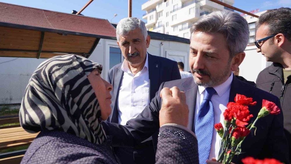 Bakan Yardımcısı Ahmet Aydın, Adıyaman'da Depremzedelerle Bir Araya Geldi"