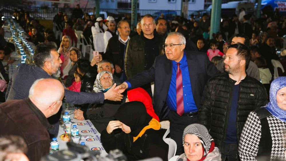 Başkan Arslan iftarda vatandaşla bir araya geldi