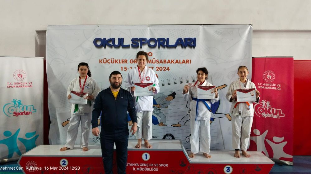 Bilecikli Genç Sporcu Buğlem Heybetoğlu, Okul Sporları Judo Müsabakasında Zirveye Ulaştı