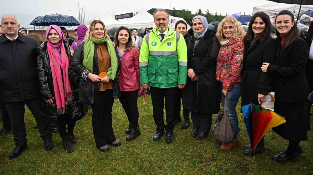 Bursa Büyükşehir Belediyesi, Kadınların Onuruna Özel Erguvan Parkı Oluşturdu!