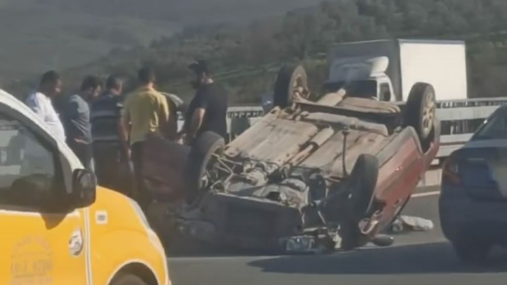 Bursa'da Otomobil ve Tır Kaza Yaptı: Takla Atan Araçta Yolcular Kurtarıldı - Haberler