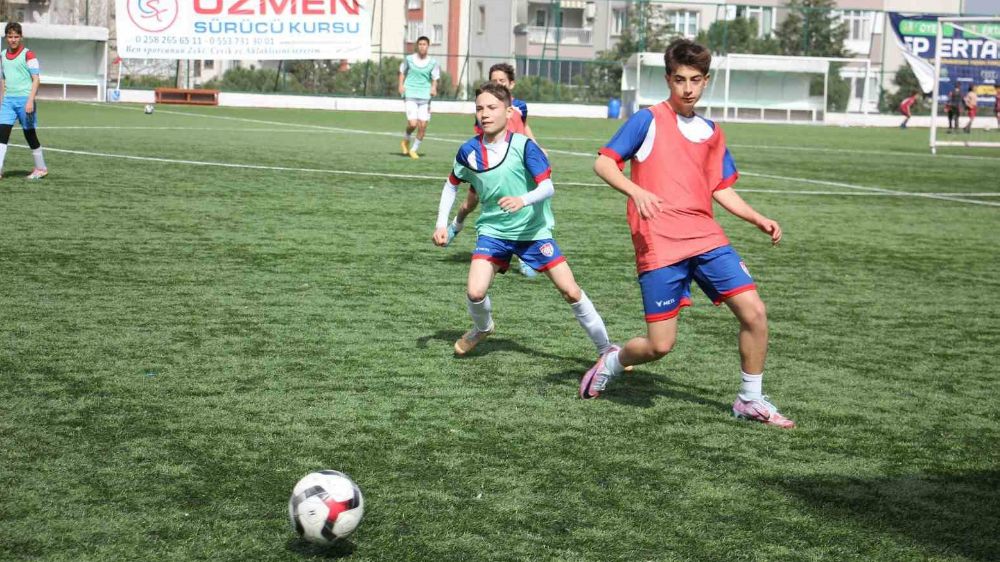 Çamlık FK U14, Türkiye Şampiyonası'nda Denizli'yi Temsil Edecek!