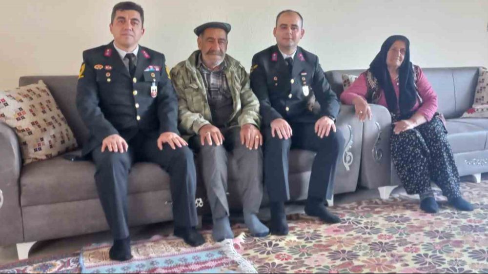 Çanakkale Zaferi'nin 109. Yılında Aydın Jandarma Şehit Ailelerini Ziyaret Etti - Haberler