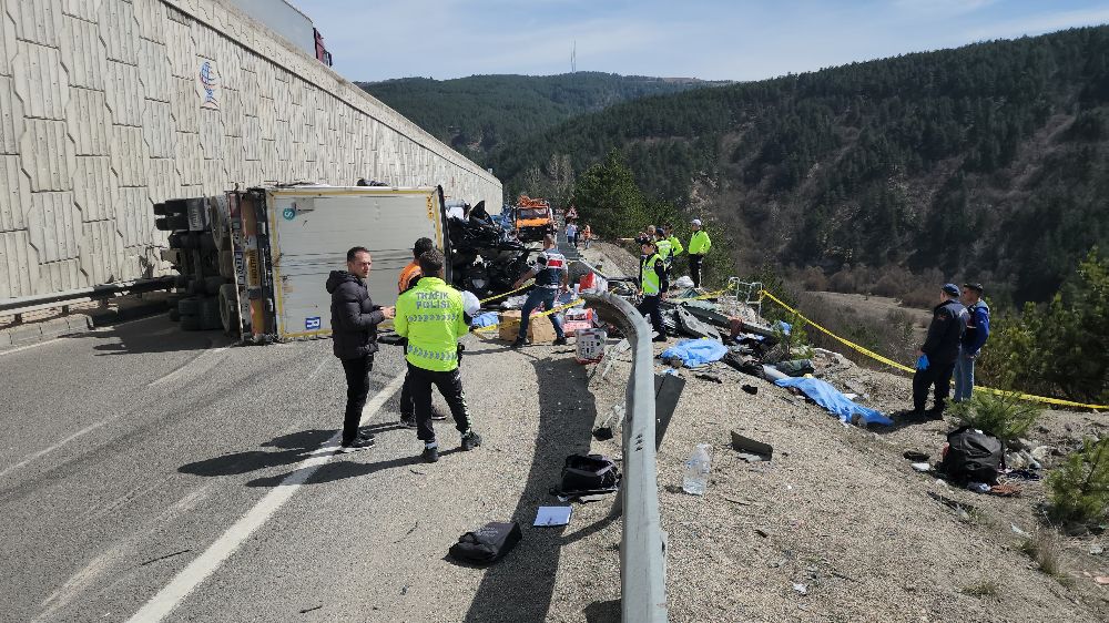 Çankırı-Karabük karayolunda kaza; aynı aileden 4 kişi hayatını kaybetti