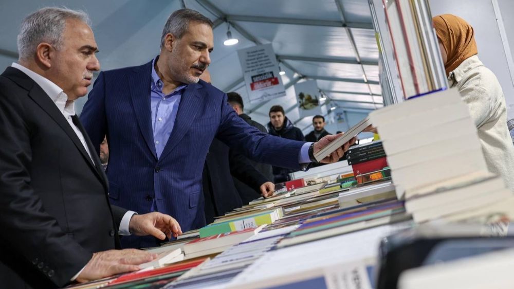 Dışişleri Bakanı Hakan Fidan, Fatih Merkez Kütüphanesi'ni Ziyaret Etti - Haberler