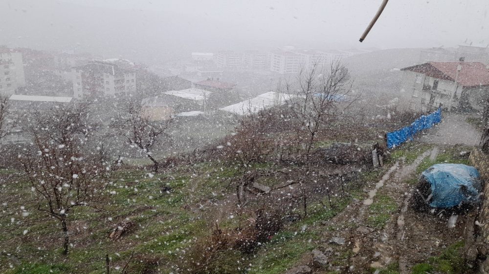 Diyarbakır’da kar etkisini gösteriyor