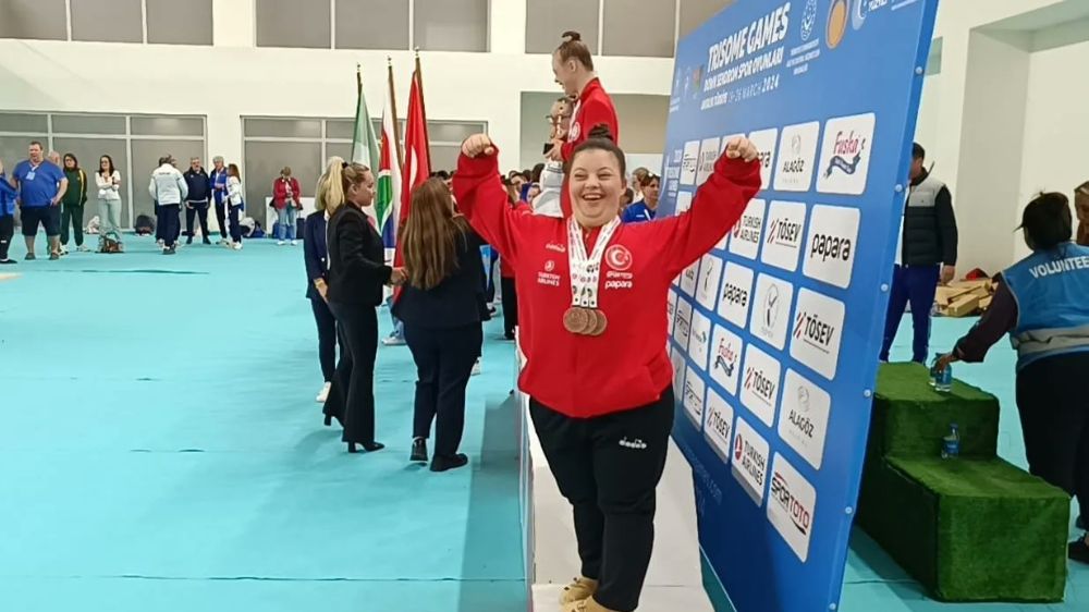 Down Sendromlu Selin Durgut, Dünya Cimnastik Arenasında Üçüncülük Tacını Taktı! - Haberler