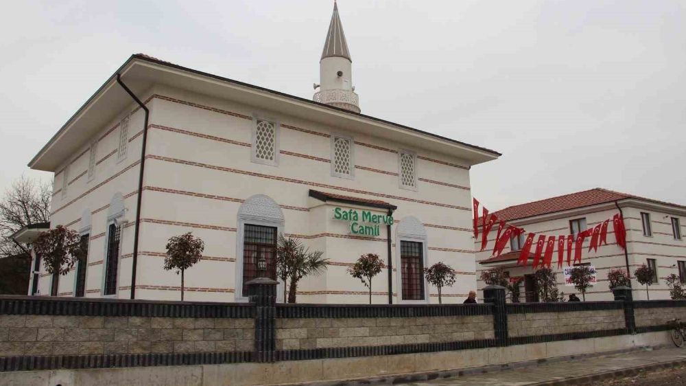 Düzce'de Safa Merve Camii İbadete Açıldı!