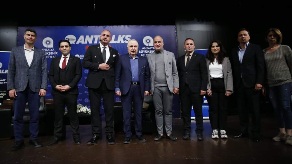 Efsane Başkan Dalan "Futbol Türk Kadınlarının icadı 