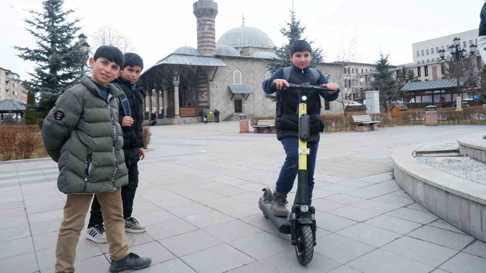 Erzurum’da scooterlar yollarda 