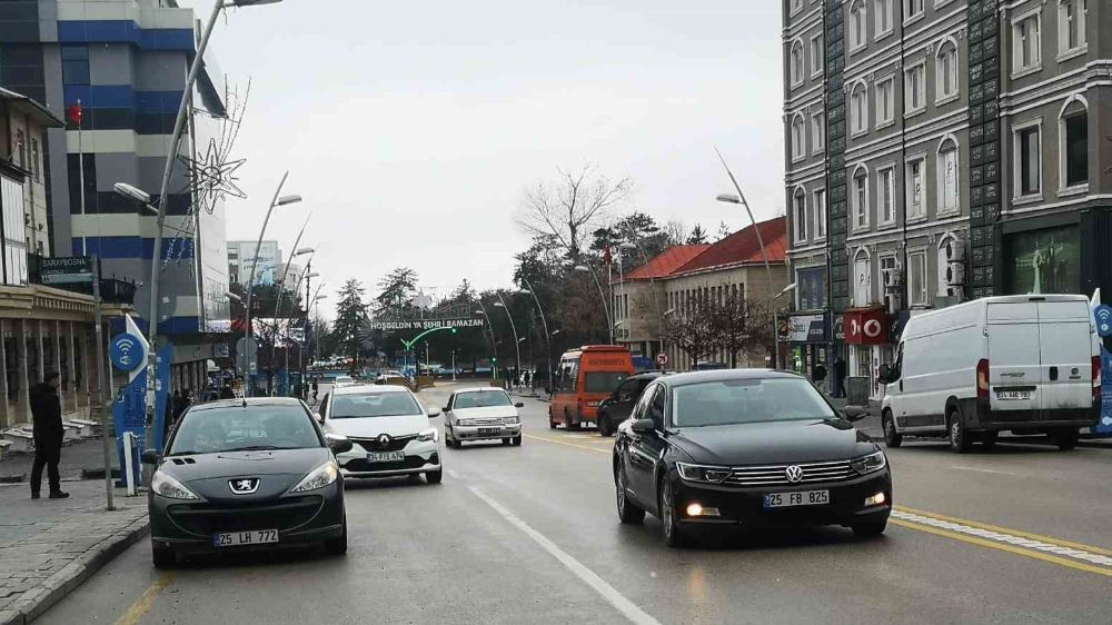 Erzurum’da trafikte araç sayısı günden güne artıyor