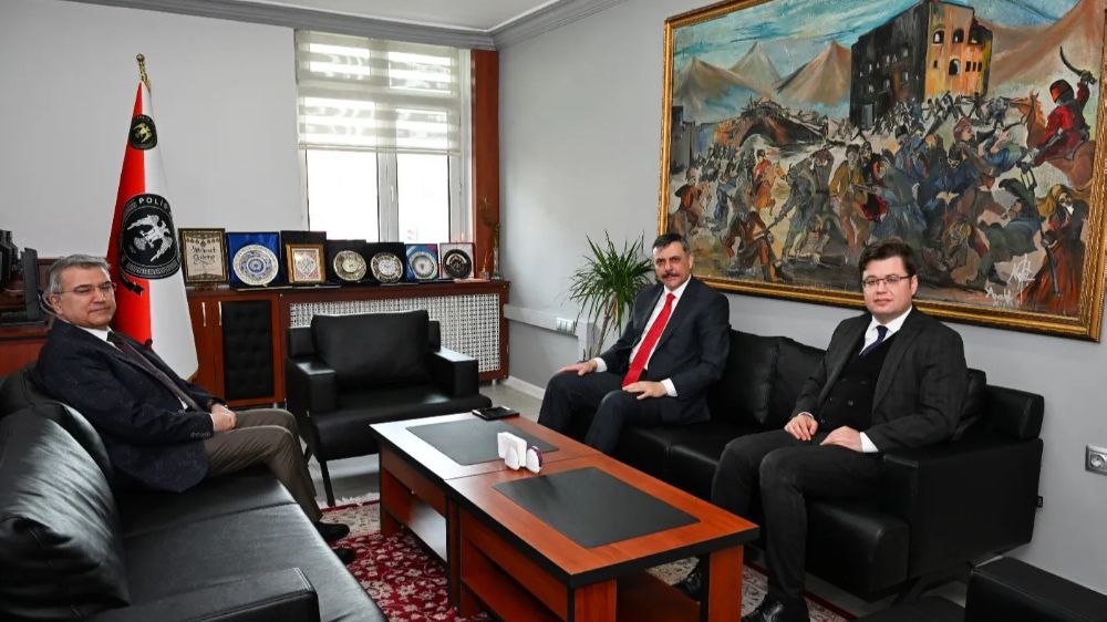 Erzurum  Valisi Polis Meslek Eğitim Merkezi’ni ziyaret etti 