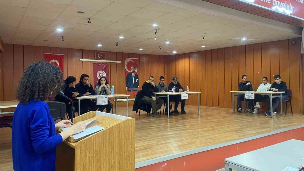 Eskişehir'de 2’nci Milli Kültür Bilgi Yarışması’nın ilk turu yapıldı