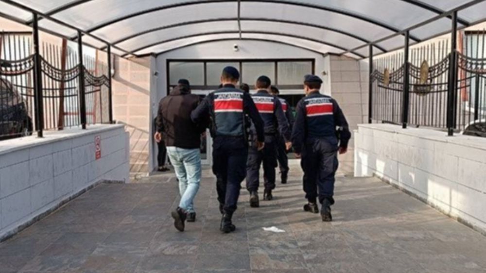 Eskişehir'de Aranan Şahıslara Yönelik Jandarma Operasyonu: 62 Tutuklama