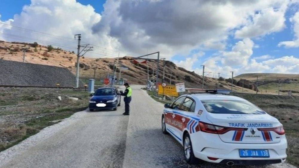 Eskişehir'de Jandarma Trafik Denetimlerinde 1.2 Milyon TL Cezai İşlem Uygulandı - Haberler
