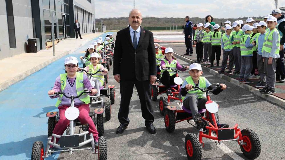 Gebze'de Trafik Eğitim Parkı'nda İlk Dersler Başladı: Çocuklara Trafik Bilinci Aşılanıyor!