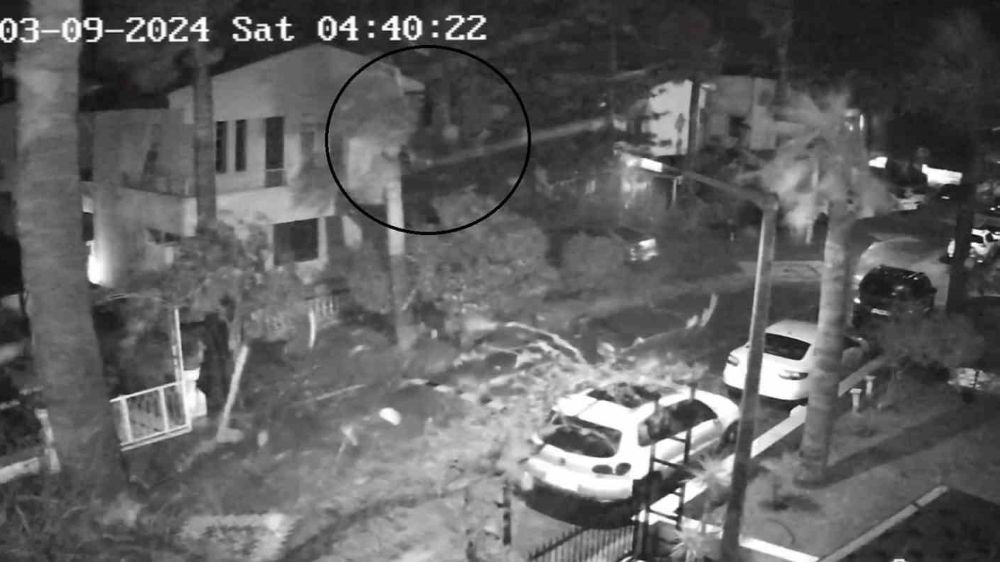 Hatay'da Gece Saatlerinde Etkili Olan Fırtına: Siteler ve Araçlar Zarar Gördü