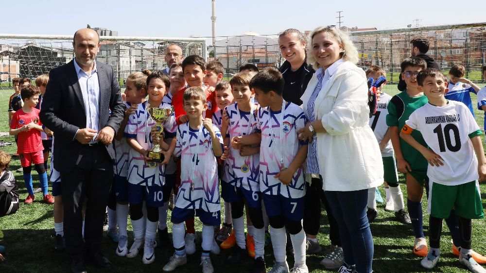 İlkokul Futbol Şenliği Sona erdi! Kupalar Sahiplerini Buldu!