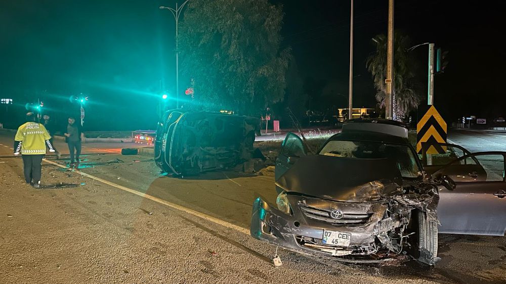 İyi parti Muratpaşa Belediye Meclis  Adayı Kadriye Aslı Göncü Kaza Yaralandı 