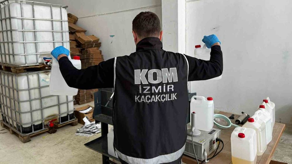 İzmir merkezli kaçakçılık operasyonunda 15 bin litre etil alkol