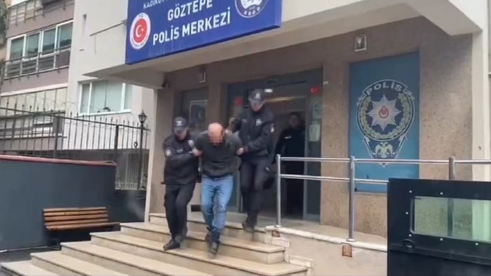 Kameraya Yansıyan Dehşet: Göztepe'de Güvenlik Görevlisine Bıçaklı Saldırı! - Haberler 