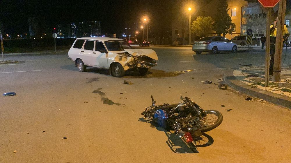 Karaman’da otomobil ile çarpışan 16 yaşındaki motosiklet sürücüsü hayatını kaybetti