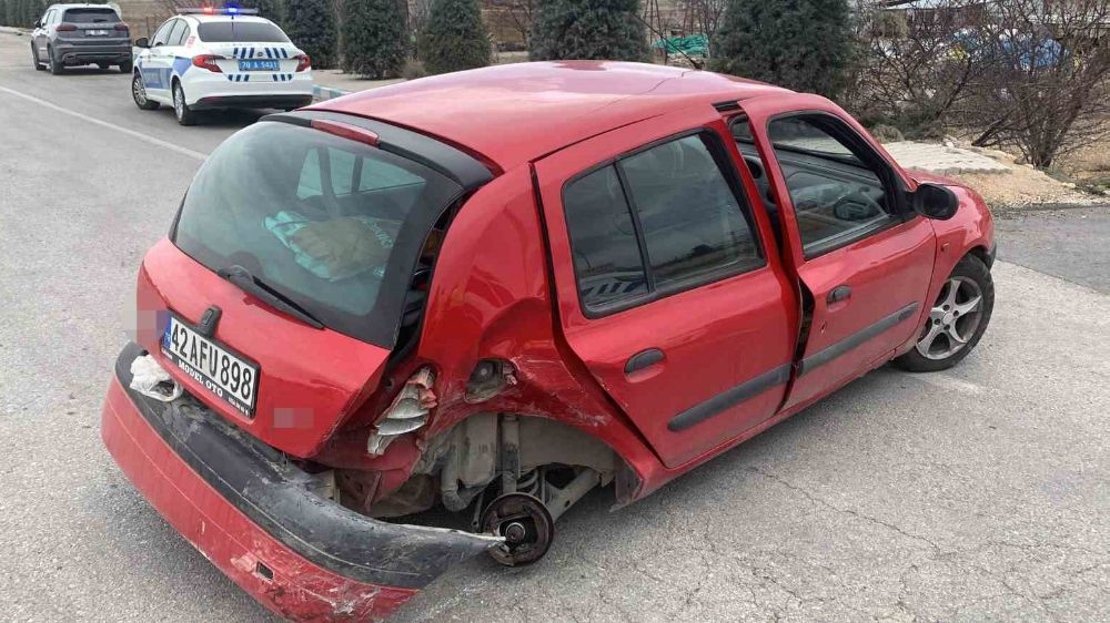 Karaman'da Şiddetli Kaza: Otomobilin Tekeri Koptu