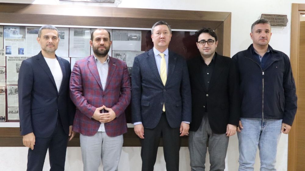Kazakistan  Antalya Başkonsolosu, Ali Akçay ile bir araya geldi