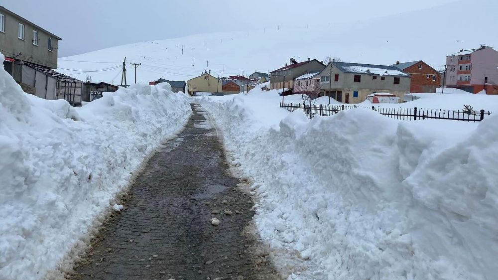 Kazıkbeli Yaylası ve 5 köyün yolu 3 günlük çalışmanın ardından açıldı