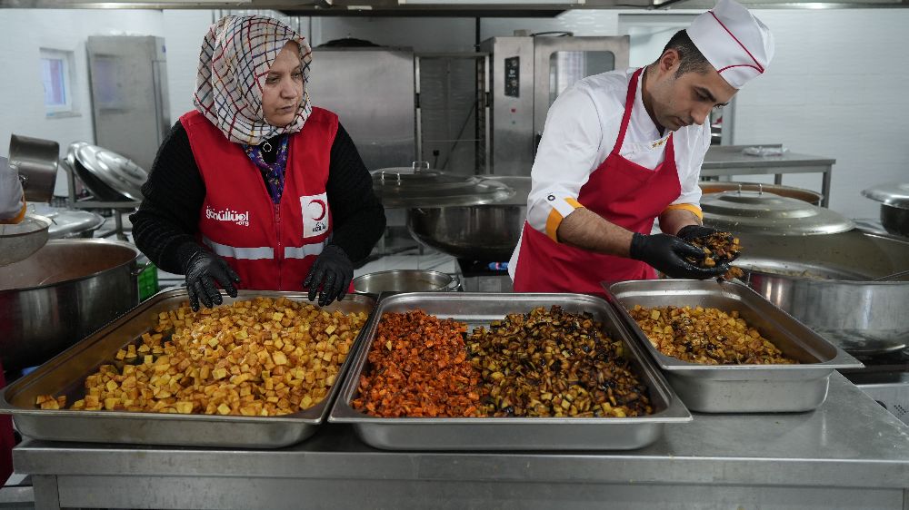 Kızılay Muş Şubesi: Bin 200 Aileye Sıcak Yemek ve Nakdi Yardım! - Haberler