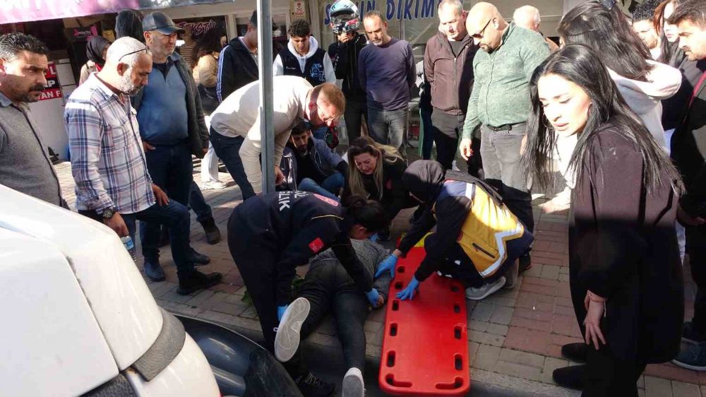 Manavgat'ta Motosikletlerin Park Halindeki Araçlara Çarptığı Kazada Yaralılar
