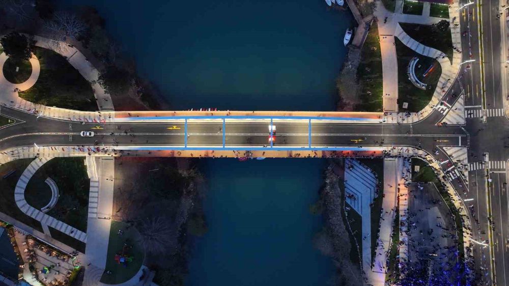 Manavgat'ta Şükrü Sözen Taşıt Köprüsü Pinhani Konseriyle Açıldı