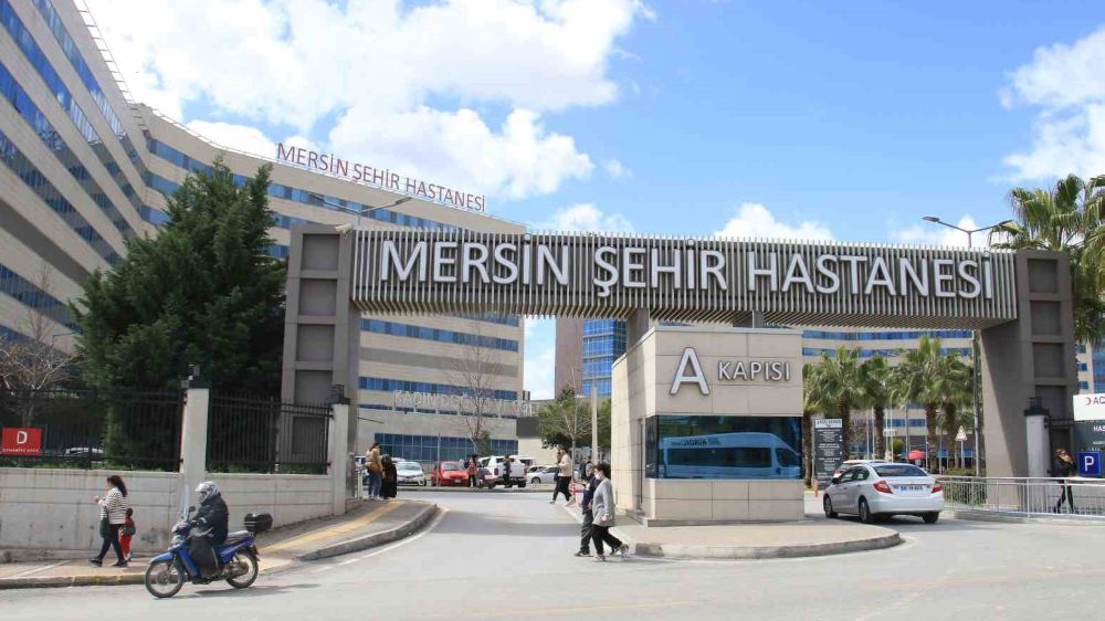 Mersin  Şehir Hastanesi, kadın kadrosuyla dikkat çekiyor