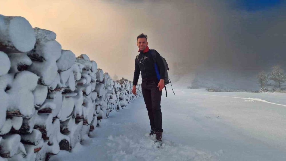 Muğla'nın Kavaklıdere İlçesinde Mart Ayında Kar Yağdı: Kartpostallık Görüntüler Oluştu