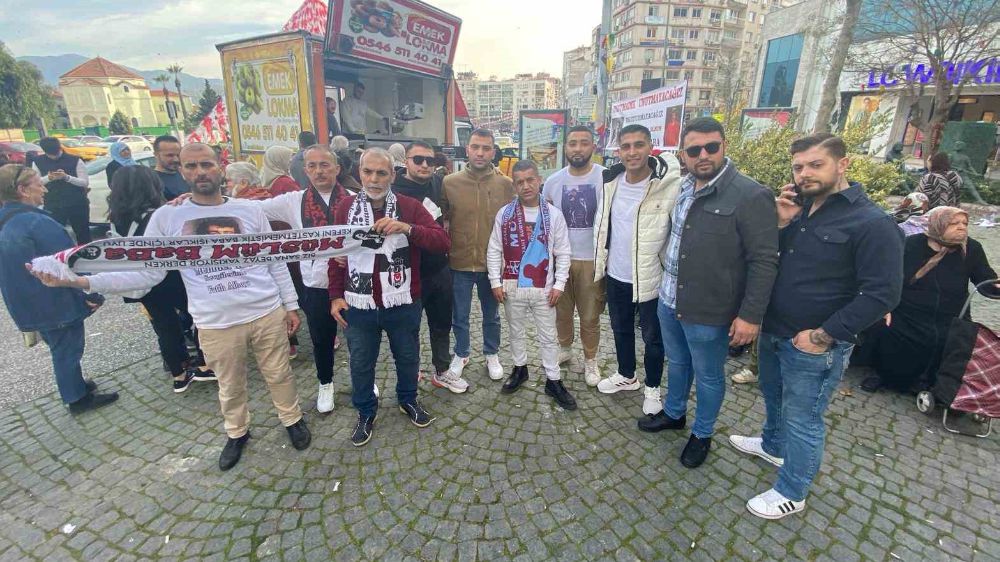 Müslüm Baba'nın Hayranları İzmir'de Buluştu: Lokma ve Pilav Hayrıyla Anıldı
