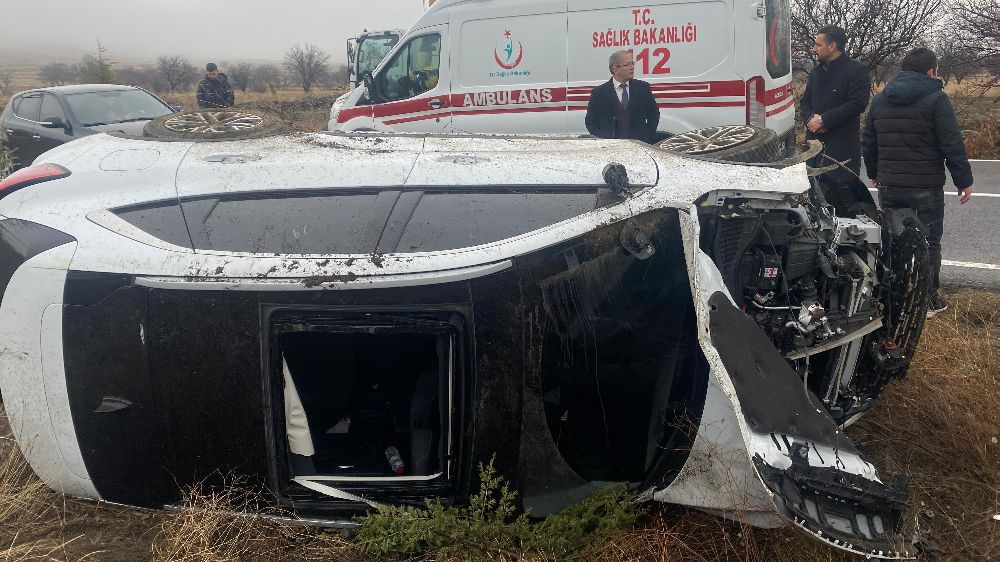 Niğde'de Etkili Yağışın Ardından Kaza: Öğretmenleri Taşıyan Araç Takla Attı - Haberler