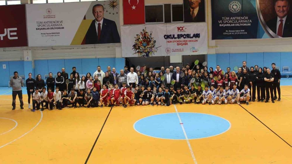 Okul Sporları ‘Badminton’ müsabakaları start verdi