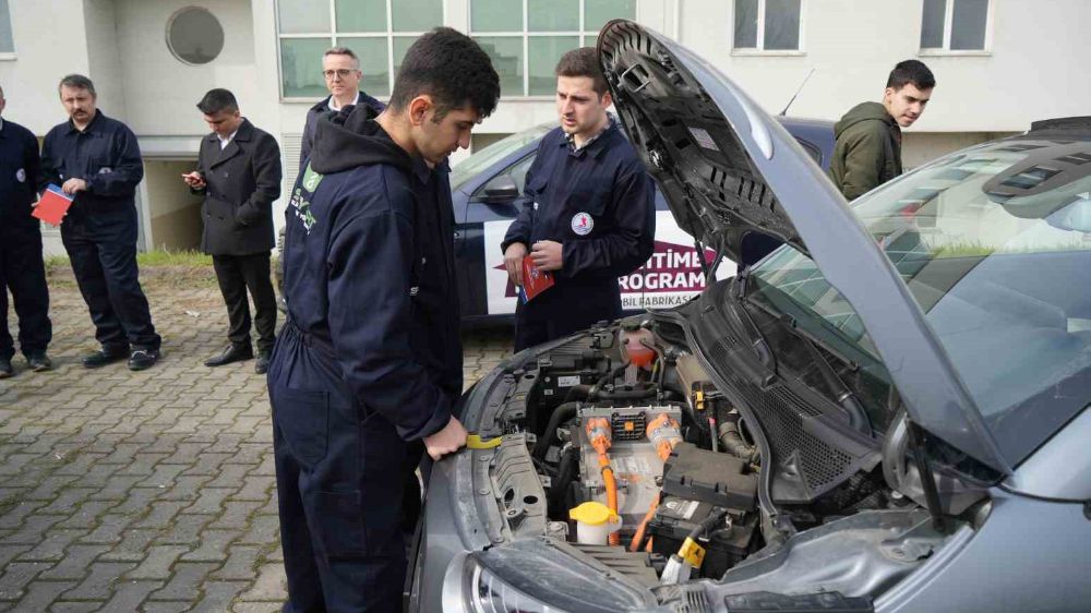 OMÜ ve SOYS İş Birliğiyle Samsun'da Elektrikli Otomotiv Eğitimi Başlıyor