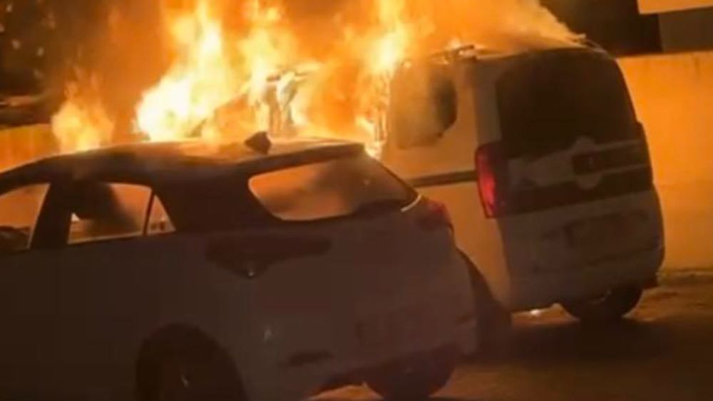 Osmaniye'de Gece Yangını: Park Halindeki Araç Alev Alev Yandı - Haberler