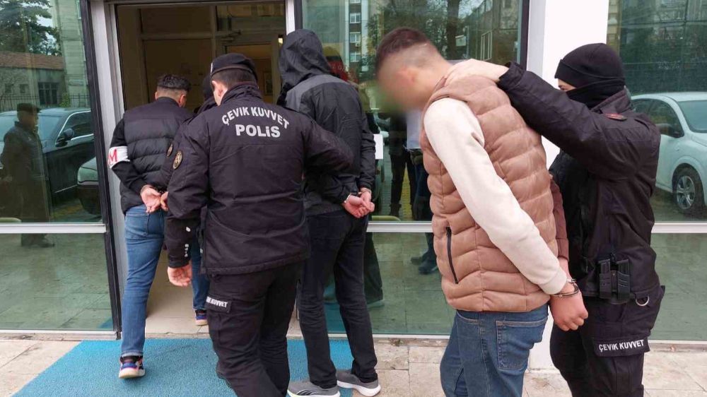 Samsun'da Otel Operasyonu: Uyuşturucu Ticareti Yapan 4 Kişi Adliyeye Sevk Edildi