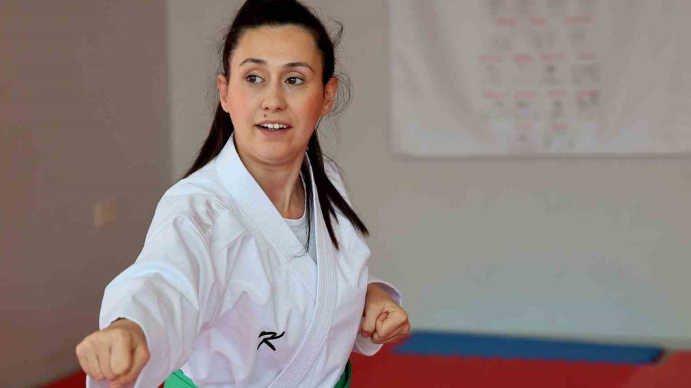 Serebral palsili Pınar, ’Para Karate’ ile yeniden başladı; Türkiye 2.’si oldu.
