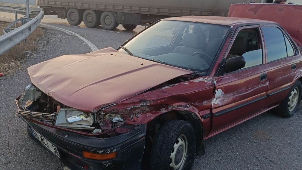 Sivas’ta otomobil kazası: 3 yaralı 